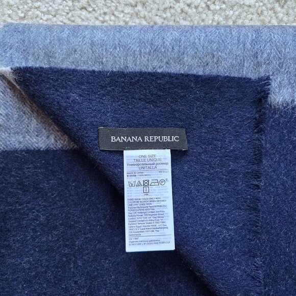 NWOT Banana Republic Wool Herringbone Scarf Grey Navy - Picture 9 of 9